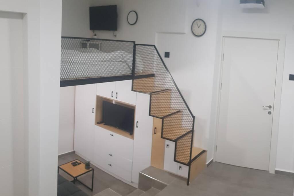 Centrally-Located Quiet Cozy Loft Apartment Beersheba Eksteriør bilde